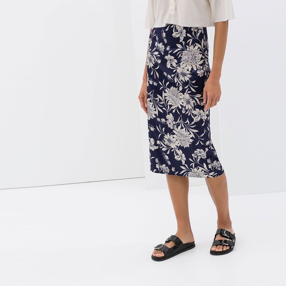 ZARA Printed Pencil Skirt — Size XS, Blue